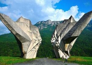 Monolith 